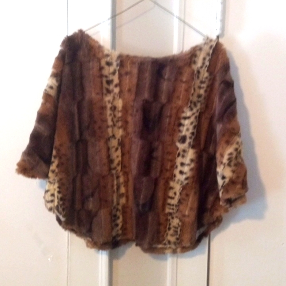 🐆LEOPARD PRINT PONCHO STYLE TOP WITH ARM OPENING